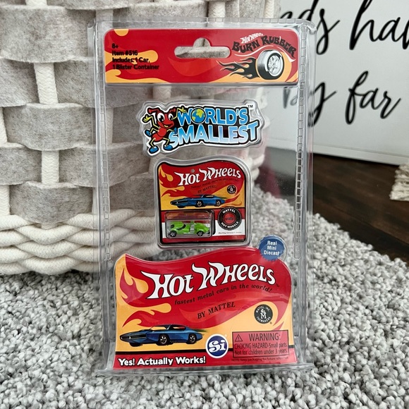 World’s Smallest HOT WHEELS #516 by Mattel Green Car NWT - Picture 1 of 7